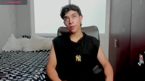 Snapshot of noxx_stark chatting on 15, 12, 2025 Noxx online show from 15, 12, 2025