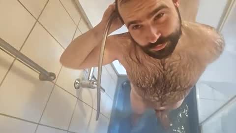 Snapshot of nudechiller chatting on 18, 12, 2025 Vinz... online show from 18, 12, 2025