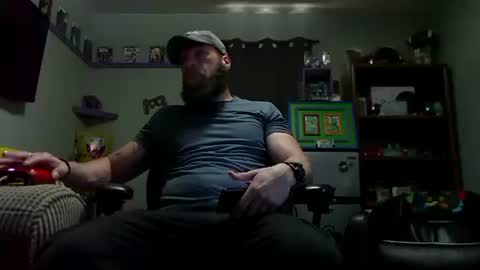 Awwwww Hey Sweetie Pies. Welcome To The Sweetie Pie Lounge. Enjoy The Dad-Cast. SweetCorny Fun-loving Dad Talk. online show from 12, 9, 2025