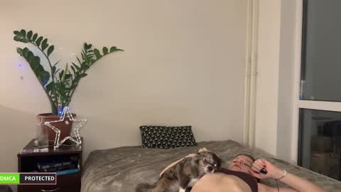 nura_foxx online show from 12, 1, 2025