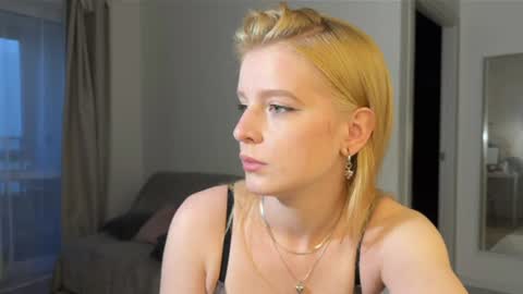 Snapshot of nura_foxx chatting on 12, 7, 2026 nura_foxx online show from 12, 7, 2026