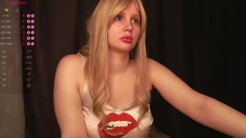Snapshot of nutcrewlove chatting on 25, 5, 2026 WEELCOMEEEEEEEEEE online show from 25, 5, 2026