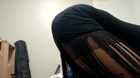 nyanez322 online show from 6, 1, 2025