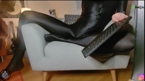 Snapshot of nyl0nnickb0y chatting on 28, 9, 2025 Nyl0nnickb0y online show from 28, 9, 2025