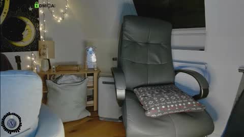 Snapshot of nyl0nnickb0y chatting on 2, 12, 2025 Nyl0nnickb0y online show from 2, 12, 2025