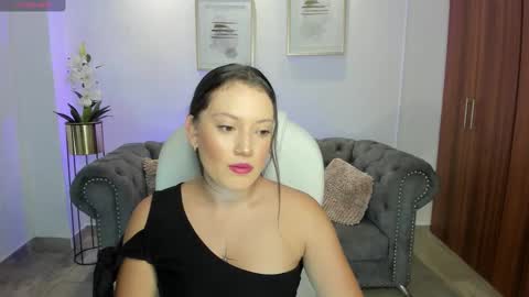 Snapshot of nylaa_rose chatting on 2, 10, 2025 nylaa_rose online show from 2, 10, 2025