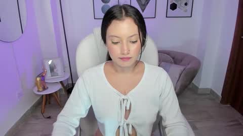 Snapshot of nylaa_rose chatting on 17, 10, 2025 nylaa_rose online show from 17, 10, 2025