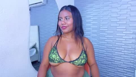 Snapshot of nympho_bff chatting on 14, 11, 2025 nympho_bff online show from 14, 11, 2025
