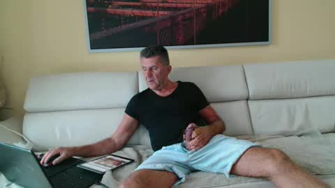 Snapshot of nymphomanboy chatting on 2, 10, 2025 Marc online show from 2, 10, 2025