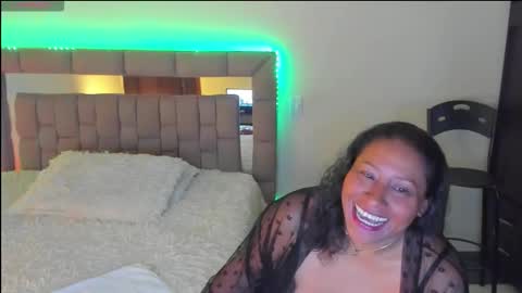 Snapshot of nyomi_browm chatting on 8, 10, 2025 nyomi browm online show from 8, 10, 2025