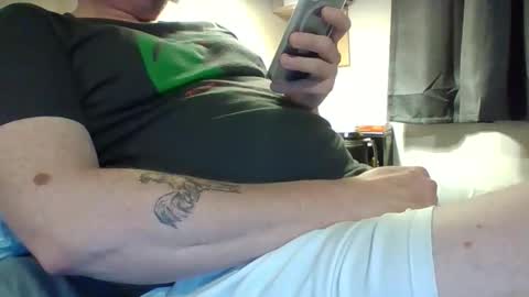 Snapshot of obedient9402 chatting on 23, 11, 2025 obedient9402 online show from 23, 11, 2025