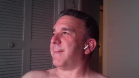 Snapshot of oceanmanx chatting on 3, 7, 2026 Ocean online show from 3, 7, 2026
