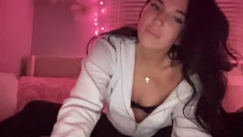 A L A R A  online show from 29, 11, 2025