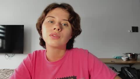 Evie online show from 25, 4, 2026