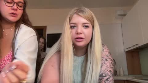 Snapshot of odriolsen chatting on 11, 12, 2024 Odri online show from 11, 12, 2024
