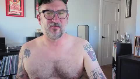 Snapshot of office_dad chatting on 1, 10, 2025 Office Dad online show from 1, 10, 2025