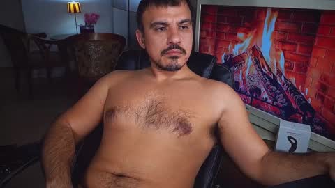 Snapshot of officeman7 chatting on 7, 12, 2024 officeman7 online show from 7, 12, 2024