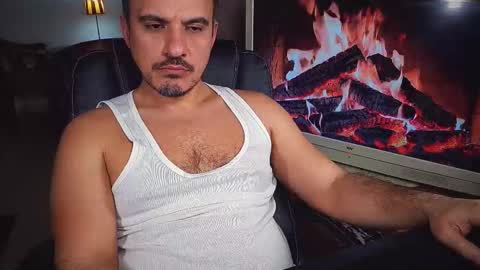 Snapshot of officeman7 chatting on 15, 2, 2025 officeman7 online show from 15, 2, 2025