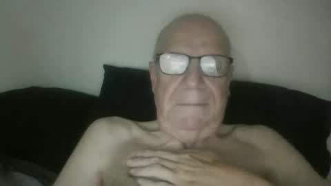 Snapshot of oggi95 chatting on 24, 4, 2026 oggi95 online show from 24, 4, 2026