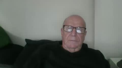 Snapshot of oggi95 chatting on 27, 4, 2026 oggi95 online show from 27, 4, 2026