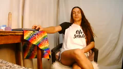 Snapshot of oh_tique chatting on 2, 1, 2025 LU online show from 2, 1, 2025