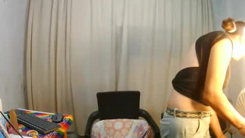 Snapshot of oh_tique chatting on 17, 1, 2025 LU online show from 17, 1, 2025