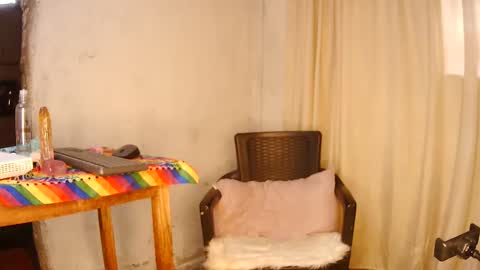 Snapshot of oh_tique chatting on 10, 2, 2025 LU online show from 10, 2, 2025