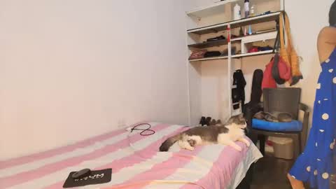 Snapshot of oh_tique chatting on 21, 9, 2025 LU online show from 21, 9, 2025