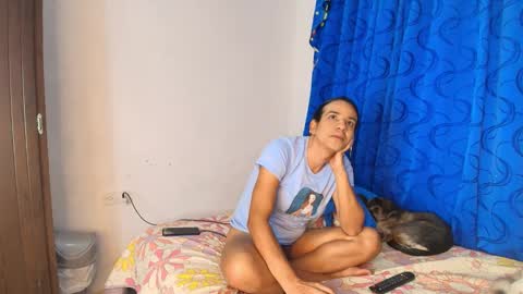 Snapshot of oh_tique chatting on 15, 11, 2025 LU online show from 15, 11, 2025