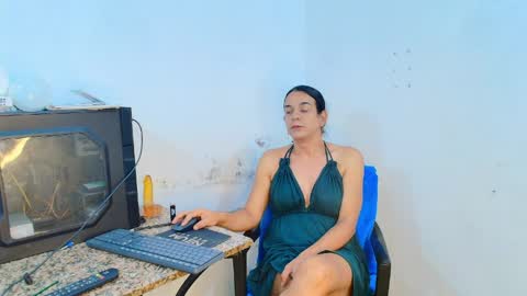Snapshot of oh_tique chatting on 13, 4, 2026 LU online show from 13, 4, 2026