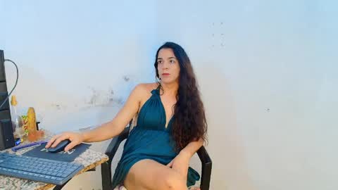 Snapshot of oh_tique chatting on 28, 4, 2026 LU online show from 28, 4, 2026