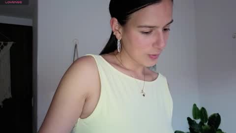 Snapshot of ohanna_ chatting on 6, 5, 2026 ohanna_ online show from 6, 5, 2026