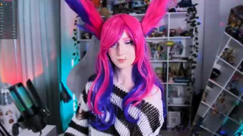 Clementine  Clem  online show from 13, 10, 2025