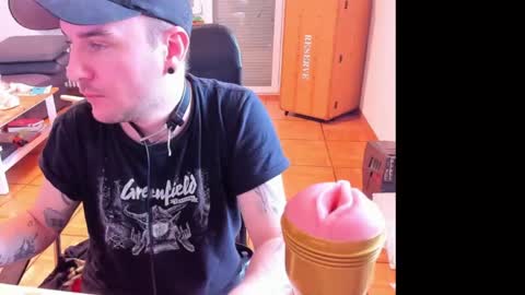 Snapshot of ohihoe92 chatting on 26, 5, 2026 Chris online show from 26, 5, 2026