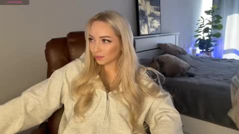 Snapshot of ohmyemma chatting on 14, 5, 2026 Emma online show from 14, 5, 2026