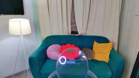 Snapshot of oksi_koxy chatting on 14, 6, 2026 Karolina online show from 14, 6, 2026