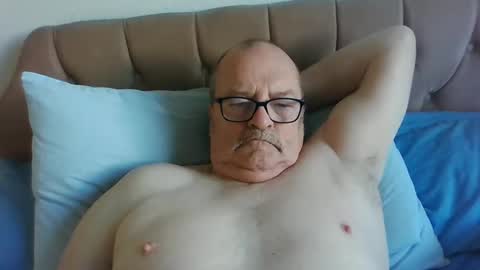 Snapshot of old_fkr chatting on 1, 1, 2025 old_fkr online show from 1, 1, 2025