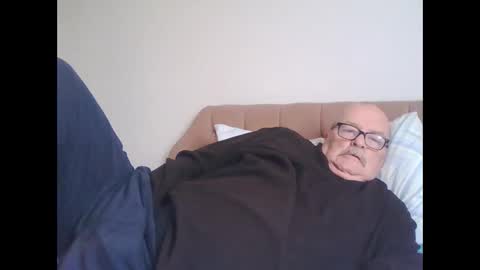 Snapshot of old_fkr chatting on 8, 11, 2025 old_fkr online show from 8, 11, 2025