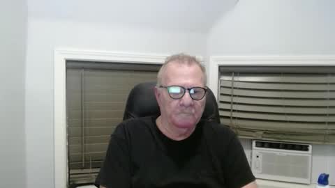 Snapshot of oldguybigd chatting on 9, 9, 2025 oldguybigd online show from 9, 9, 2025