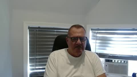 Snapshot of oldguybigd chatting on 9, 9, 2025 oldguybigd online show from 9, 9, 2025