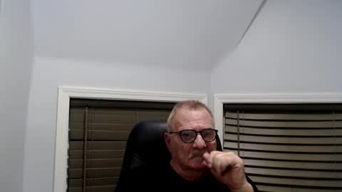 Snapshot of oldguybigd chatting on 1, 10, 2025 oldguybigd online show from 1, 10, 2025