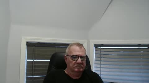 Snapshot of oldguybigd chatting on 9, 10, 2025 oldguybigd online show from 9, 10, 2025
