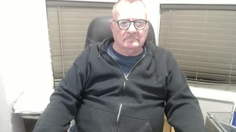 Snapshot of oldguybigd chatting on 13, 11, 2025 oldguybigd online show from 13, 11, 2025