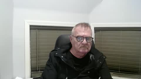 Snapshot of oldguybigd chatting on 22, 11, 2025 oldguybigd online show from 22, 11, 2025