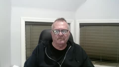 Snapshot of oldguybigd chatting on 23, 11, 2025 oldguybigd online show from 23, 11, 2025