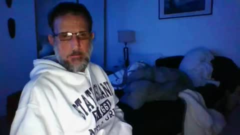 Snapshot of oldguyforu chatting on 18, 12, 2025 oldguyforu online show from 18, 12, 2025