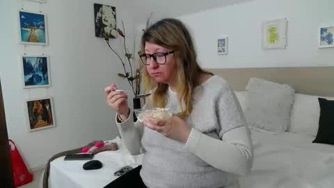 Olga Pavlova online show from 7, 4, 2026