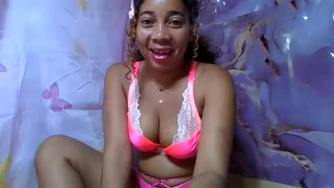 Snapshot of olinaa chatting on 6, 6, 2026 olinaa online show from 6, 6, 2026