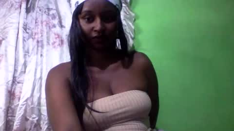 Snapshot of olinah610 chatting on 10, 10, 2025 olinah610 online show from 10, 10, 2025