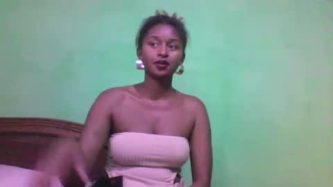 Snapshot of olinah610 chatting on 25, 10, 2025 olinah610 online show from 25, 10, 2025